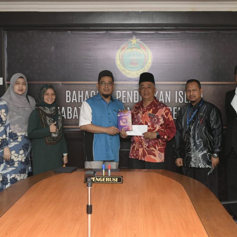 4bpi_x_thumb Penyerahan Quran Wakaf kepada warga kerja BPI JAIS - Ustaz Hakim Official